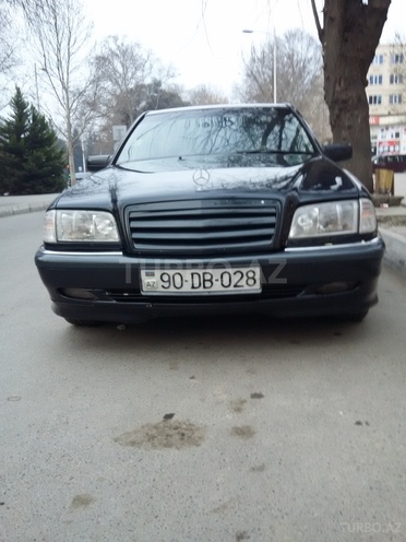 Mercedes C 240 1999, 285,000 km - 2.4 l - Mingəçevir