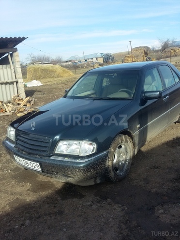 Mercedes C 240 1999, 285,000 km - 2.4 l - Mingəçevir