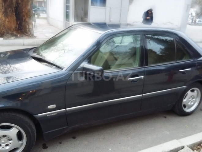 Mercedes C 240 1999, 285,000 km - 2.4 l - Mingəçevir