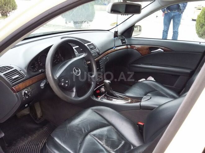 Mercedes E 220 2003, 220,000 km - 2.2 l - Yevlax