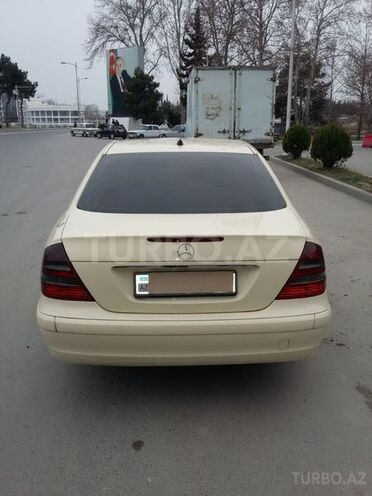Mercedes E 220 2003, 220,000 km - 2.2 l - Yevlax