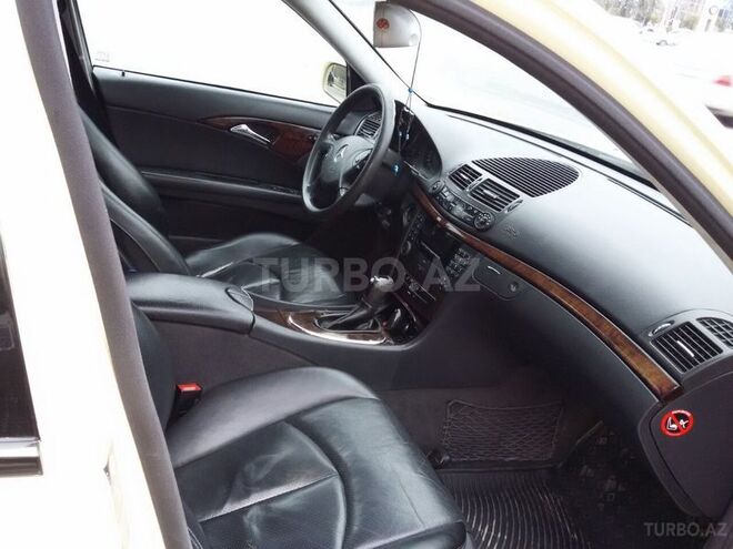 Mercedes E 220 2003, 220,000 km - 2.2 l - Yevlax