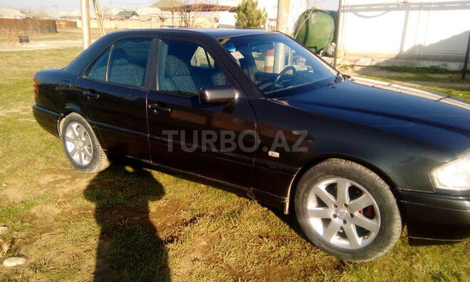 Mercedes C 220 1995, 300,000 km - 2.2 л - Bakı
