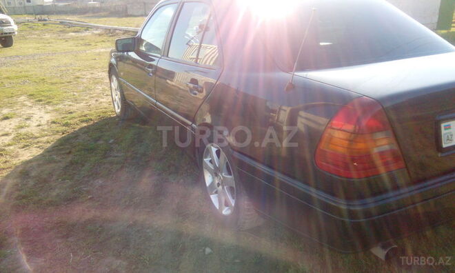 Mercedes C 220 1995, 300,000 km - 2.2 л - Bakı
