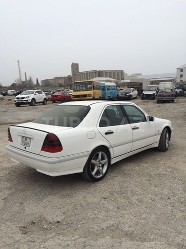 Mercedes C 200 2000, 91,000 km - 2.0 l - Bakı