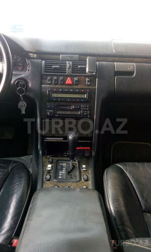 Mercedes E 280 1998, 255,000 km - 2.8 l - Sumqayıt