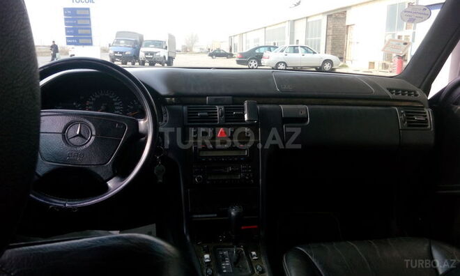 Mercedes E 280 1998, 255,000 km - 2.8 l - Sumqayıt