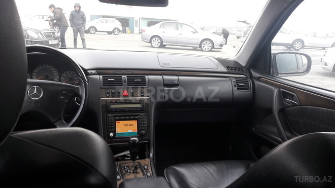 Mercedes E 320 1999, 280,000 km - 3.2 l - Bakı