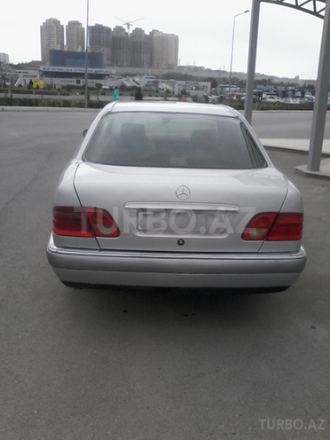 Mercedes E 220 1996, 300,000 km - 2.2 l - Bakı