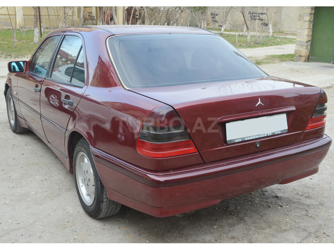 Mercedes C 240 1999, 285,000 km - 2.4 l - Sumqayıt