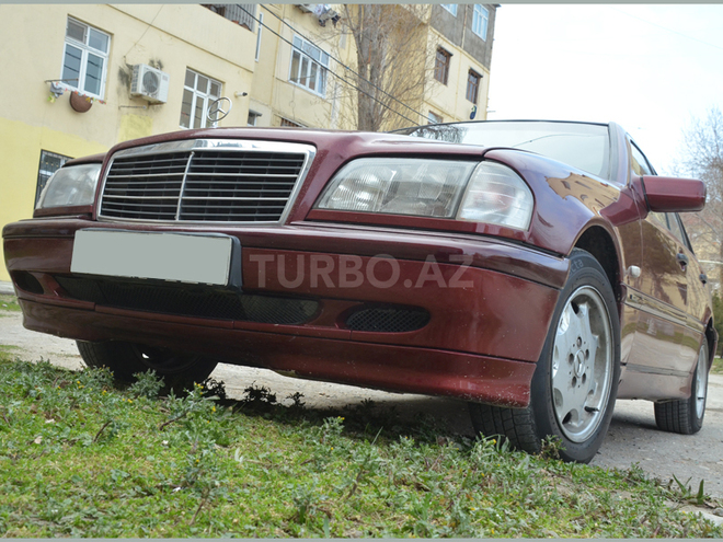 Mercedes C 240 1999, 285,000 km - 2.4 l - Sumqayıt