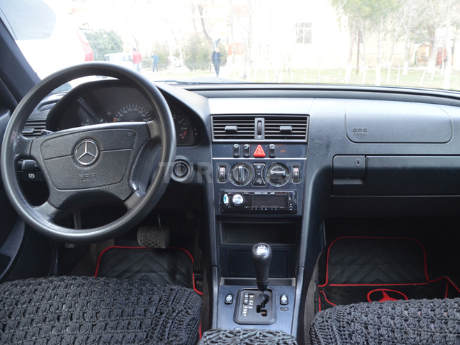 Mercedes C 240 1999, 285,000 km - 2.4 l - Sumqayıt