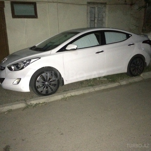 Hyundai Elantra 2013, 77,000 km - 1.8 л - Quba