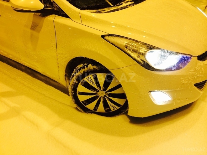 Hyundai Elantra 2013, 77,000 km - 1.8 л - Quba