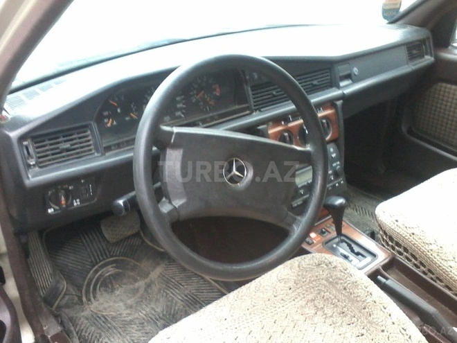 Mercedes 190 1991, 367,000 km - 2.3 l - Sumqayıt