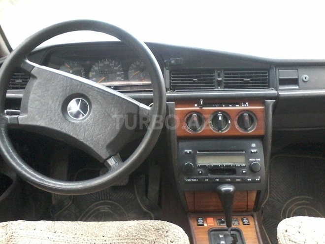 Mercedes 190 1991, 367,000 km - 2.3 l - Sumqayıt