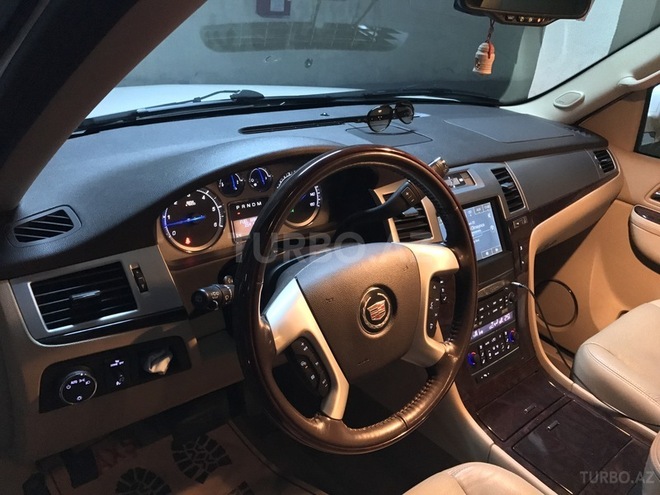 Cadillac Escalade 2011, 63,000 km - 6.2 l - Bakı