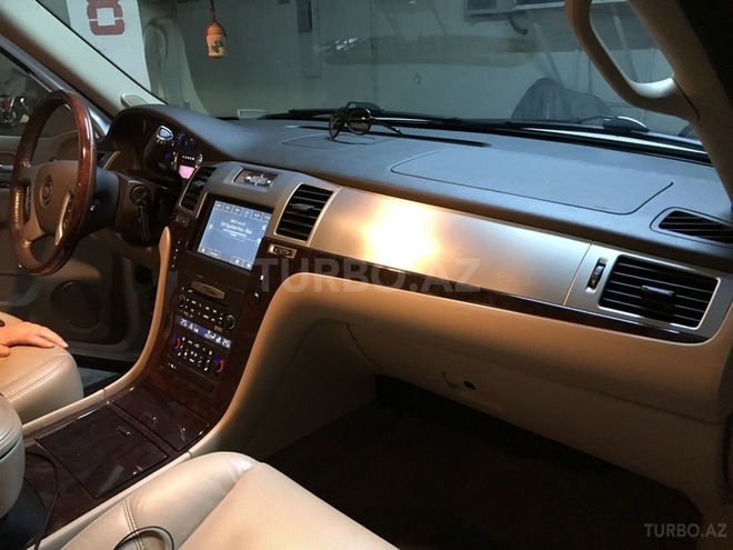 Cadillac Escalade 2011, 63,000 km - 6.2 l - Bakı