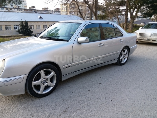 Mercedes E 280 2001, 190,000 km - 2.8 l - Bakı