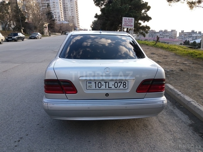 Mercedes E 280 2001, 190,000 km - 2.8 l - Bakı