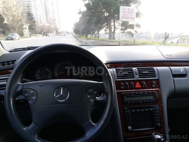 Mercedes E 280 2001, 190,000 km - 2.8 l - Bakı