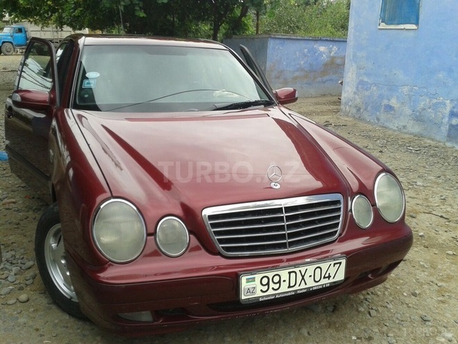 Mercedes E 220 2002, 250,000 km - 2.2 l - Salyan
