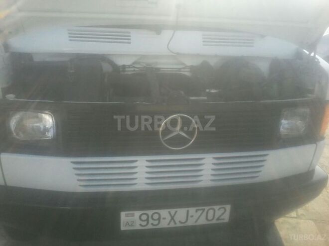 Mercedes 208 D 1995, 190,000 km - 2.3 l - Şirvan