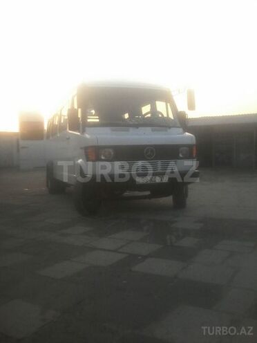 Mercedes 208 D 1995, 190,000 km - 2.3 l - Şirvan