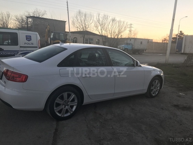 Audi A4 2009, 153,000 km - 2.0 l - Bakı
