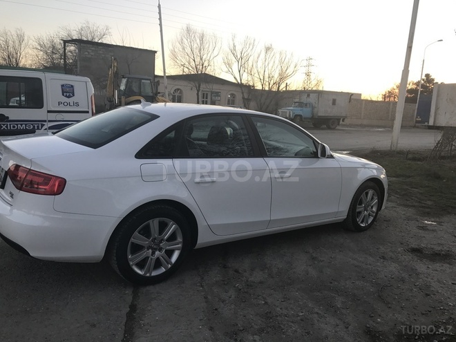 Audi A4 2009, 153,000 km - 2.0 l - Bakı