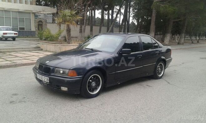BMW 318 1992, 193,000 km - 1.8 l - Sumqayıt