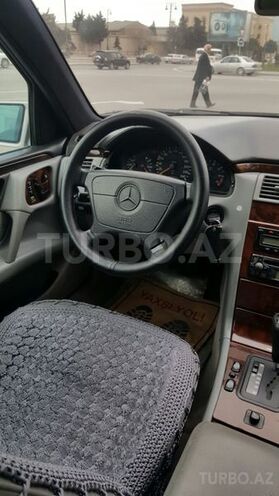 Mercedes C 230 1996, 198,000 km - 2.3 l - Bakı
