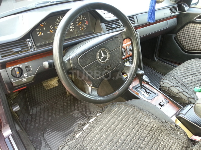 Mercedes E 220 1995, 230,325 km - 2.2 l - Bakı