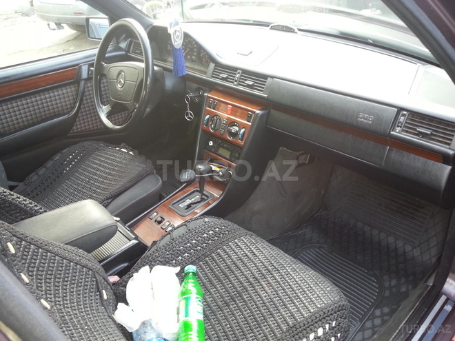 Mercedes E 220 1995, 230,325 km - 2.2 l - Bakı