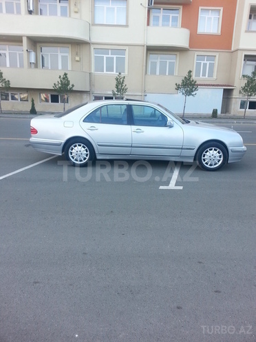 Mercedes E 200 2000, 218,118 km - 2.0 l - Gəncə
