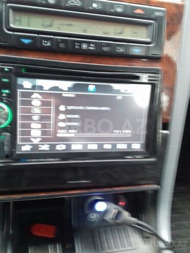 Mercedes E 220 2000, 305,000 km - 2.2 l - Quba
