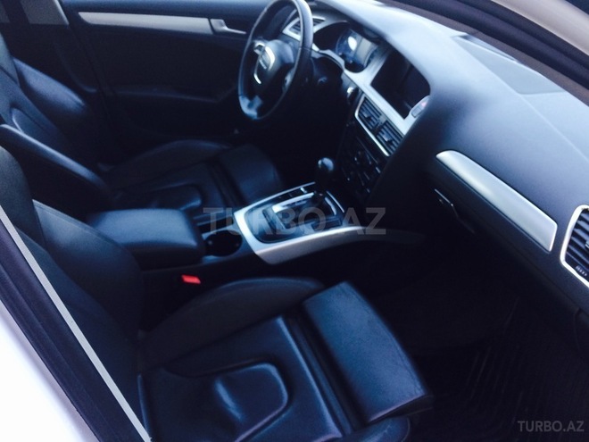 Audi A4 2011, 136,000 km - 2.0 л - Bakı