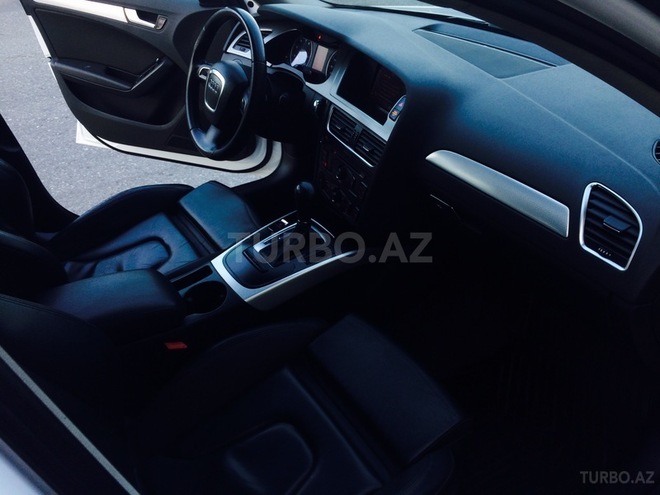 Audi A4 2011, 136,000 km - 2.0 л - Bakı