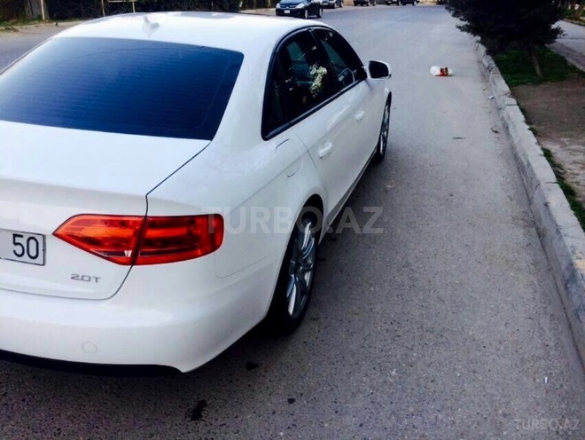 Audi A4 2011, 136,000 km - 2.0 л - Bakı