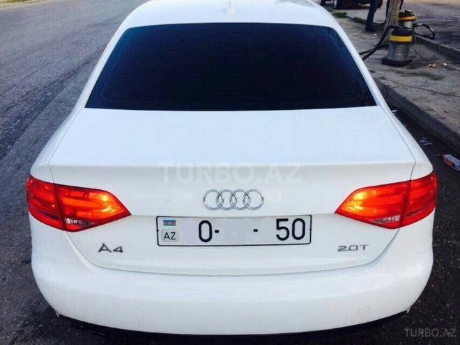 Audi A4 2011, 136,000 km - 2.0 л - Bakı