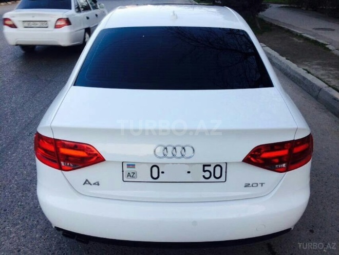Audi A4 2011, 136,000 km - 2.0 л - Bakı