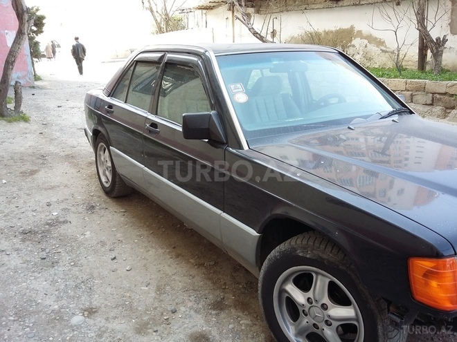 Mercedes E 250 1989, 25,000 km - 0.3 l - Bakı