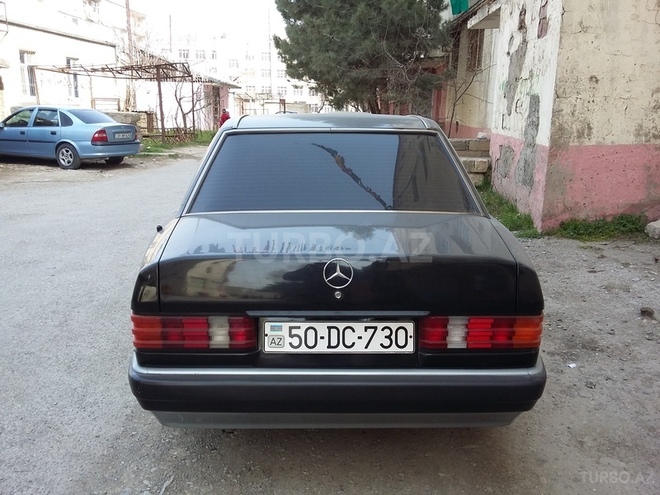 Mercedes E 250 1989, 25,000 km - 0.3 l - Bakı