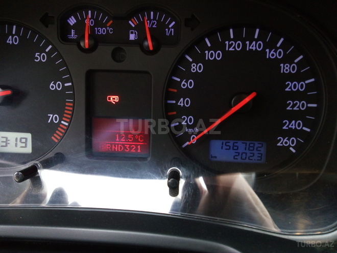 Volkswagen Golf 2001, 156,800 km - 2.0 l - Zərdab