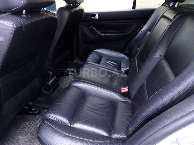 Volkswagen Golf 2001, 156,800 km - 2.0 l - Zərdab