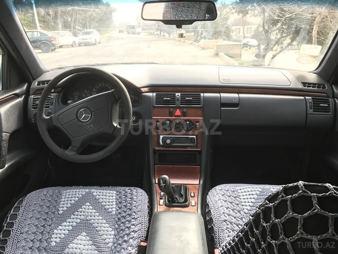 Mercedes E 230 1995, 350,000 km - 2.3 l - Bakı
