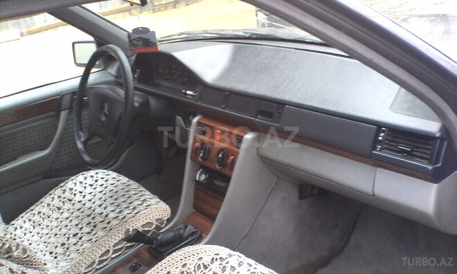 Mercedes E 200 1991, 240,000 km - 2.0 л - Cəlilabad