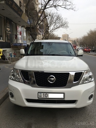 Nissan Patrol 2011, 98,753 km - 5.6 л - Bakı