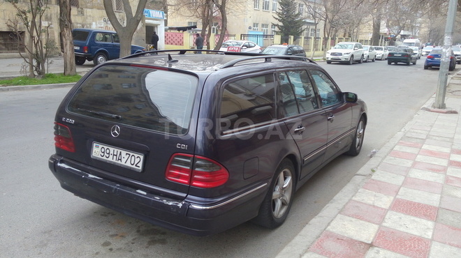 Mercedes E 220 2000, 365,000 km - 2.2 l - Bakı