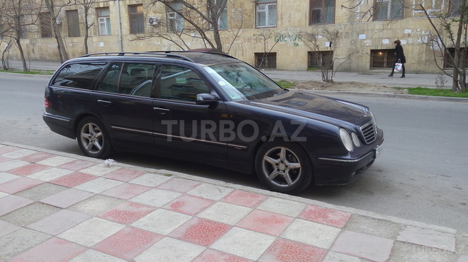 Mercedes E 220 2000, 365,000 km - 2.2 l - Bakı